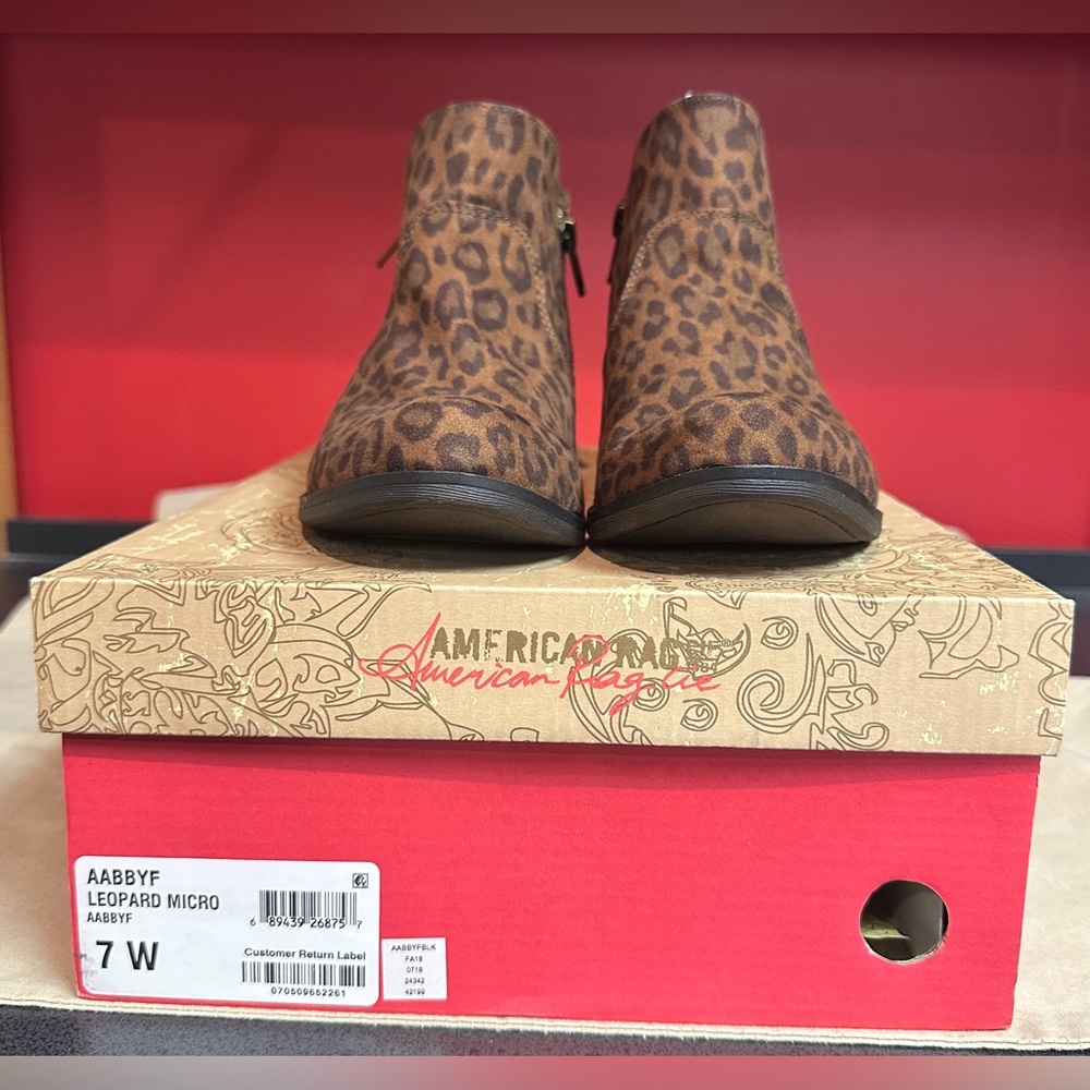 American Rag NWT Aabby Ankle Booties Leopard Print Western Style Women’s Size 7W